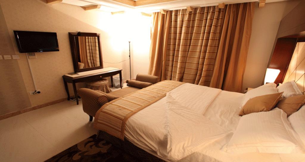 Lavande Suites Янбу Номер фото
